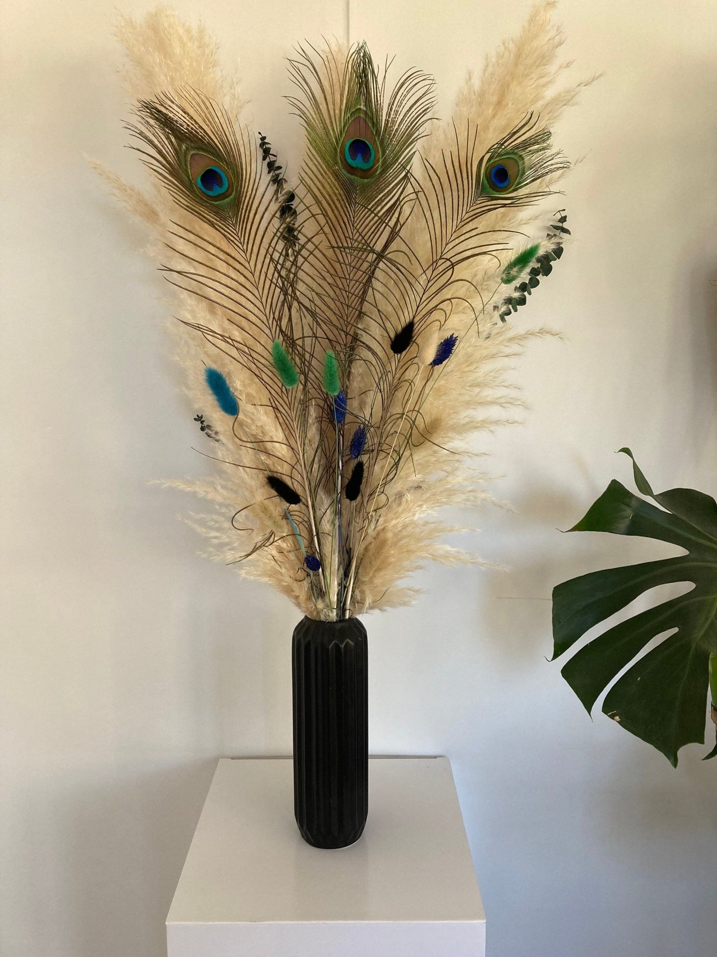 90cm Pampas bouquet with Peacock feathers - Norfolk Pampas