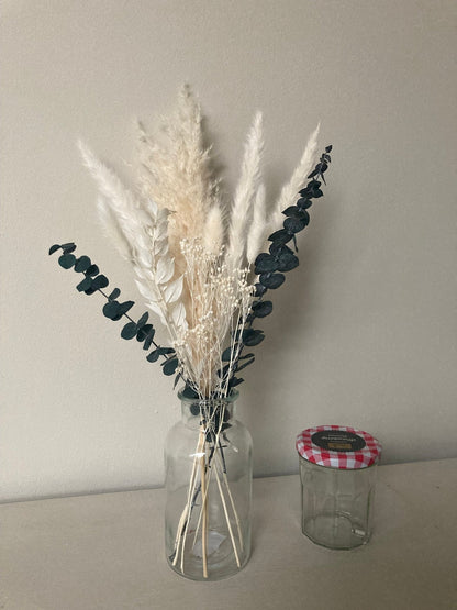 Letterbox White Dried Flowers, Pampas grass & Preserved Eucalyptus 50cm - Norfolk Pampas